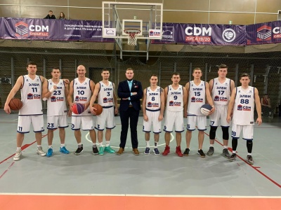 Во Владивостоке начался чемпионат Межрегиональной Баскетбольной Лиги, в котором принимает участие команда "ЭЛБИ"